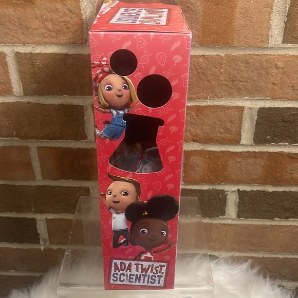 Netflix Ada Twist Scientist Lab Doll - New In box Talk & Sing - Picture 5 of 6